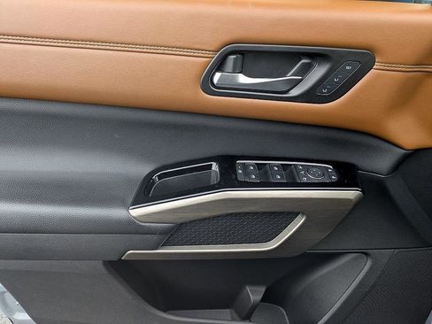 Used 2023 Nissan Pathfinder Platinum w/ Lighting Package (N93) image 14