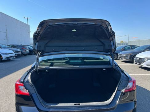 Used 2025 Toyota Camry SE image 31