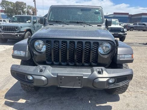 Used 2023 Jeep Gladiator Sport AWD/4WD image 2
