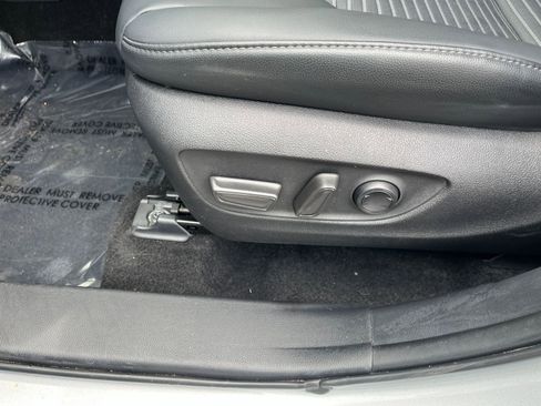 Used 2025 Toyota Highlander XSE AWD/4WD image 22