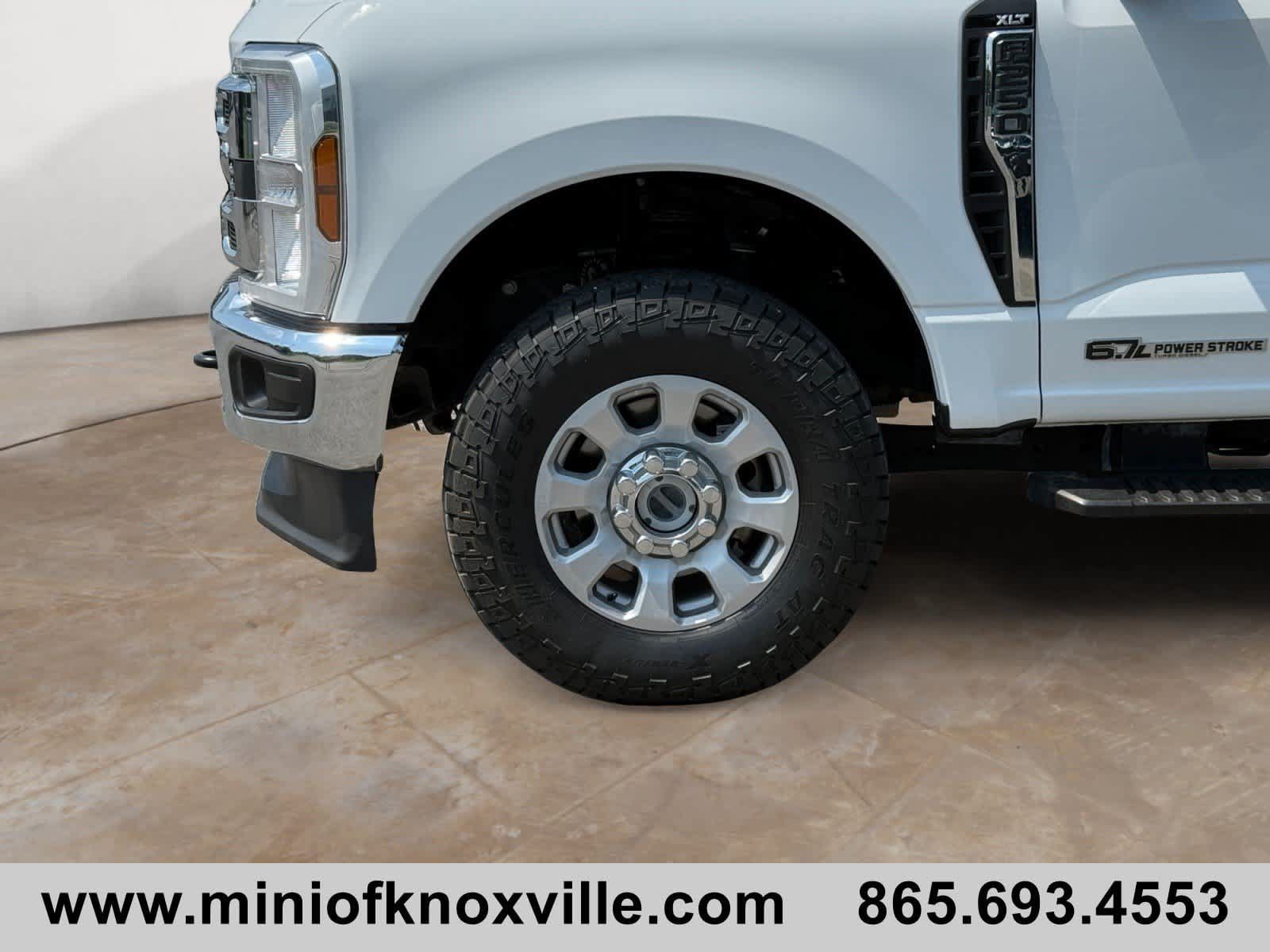 Used 2024 Ford F250 XLT w/ FX4 Off-Road Package AWD/4WD image 9