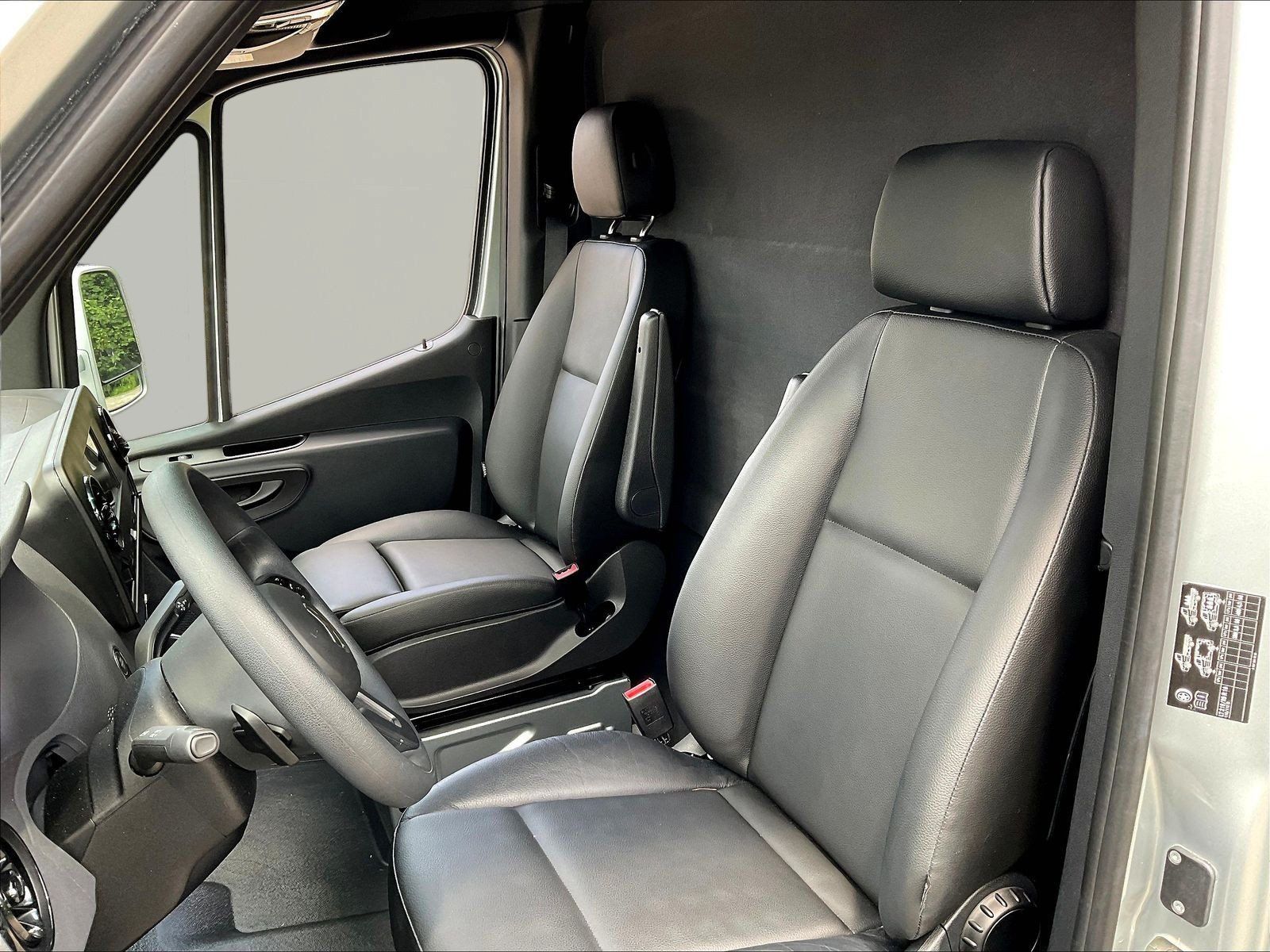 Used 2024 Mercedes-Benz Sprinter 3500 image 20