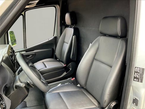 Used 2024 Mercedes-Benz Sprinter 3500 image 20