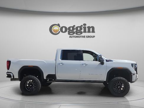 Used 2024 GMC Sierra 2500 Denali w/ Denali Reserve Package AWD/4WD image 6