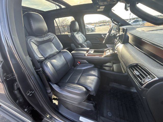 Used 2023 Lincoln Navigator L Reserve AWD/4WD image 28