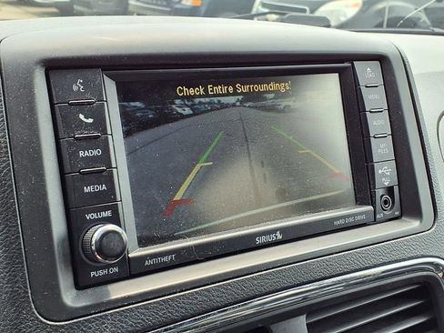 Used 2017 Dodge Grand Caravan SXT FWD image 17