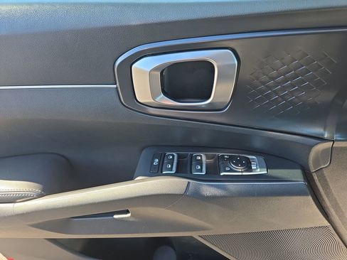 Used 2024 Kia Sorento S image 33