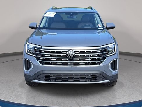 Used 2026 Volkswagen Atlas SEL AWD/4WD image 2