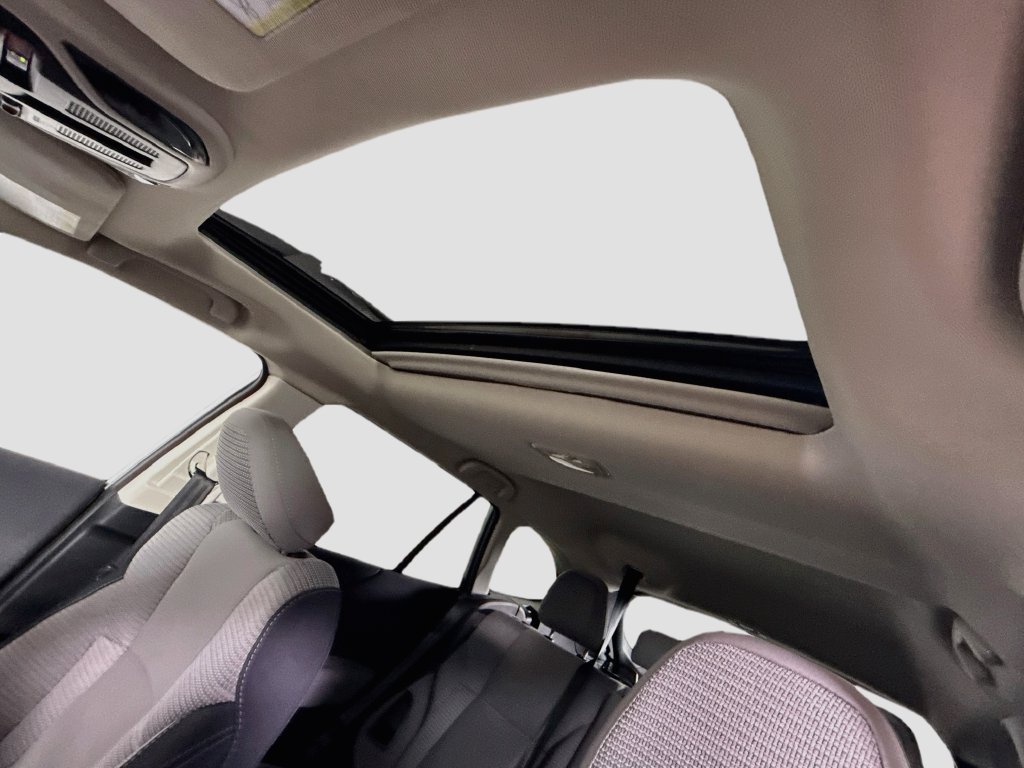Used 2025 Subaru Outback Premium AWD/4WD image 11