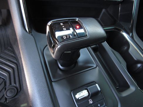 Used 2022 GMC Sierra 1500 AT4 w/ Sierra Safety Plus Package AWD/4WD image 21