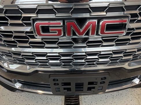 Used 2023 GMC Terrain Denali w/ Denali Premium Package image 12