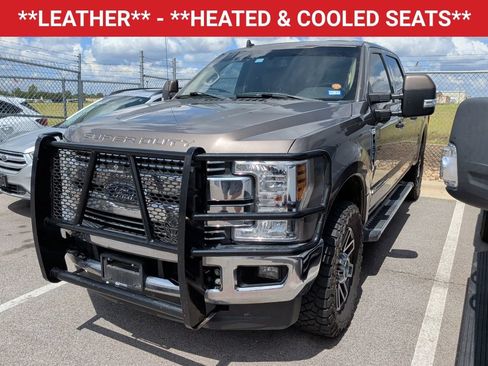 Used 2019 Ford F250 Lariat w/ Lariat Value Package AWD/4WD image 3