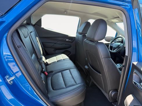 Used 2023 Chevrolet Bolt LT w/ Infotainment Package FWD image 18