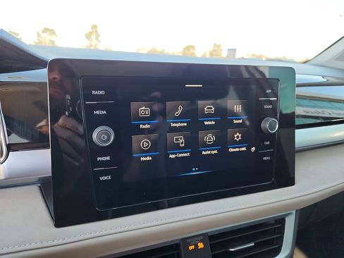 Certified 2025 Volkswagen Taos SE image 19