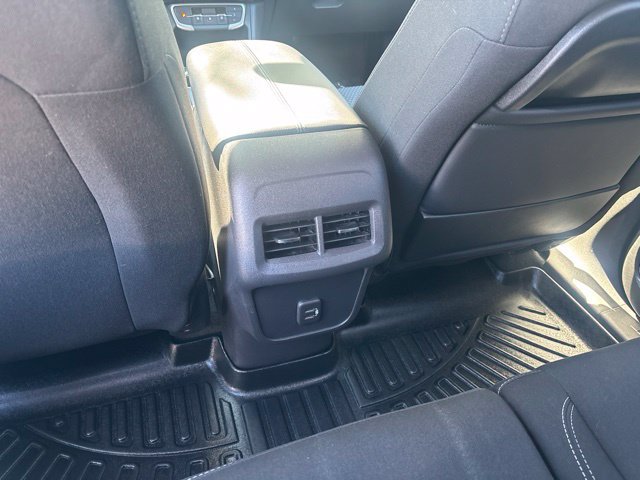 Used 2024 GMC Terrain SLE AWD/4WD image 33