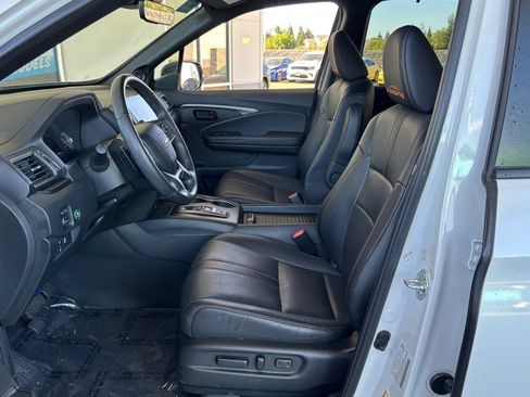 Used 2023 Honda Passport TrailSport image 24