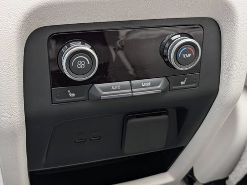 New 2026 Buick Enclave Avenir w/ Super Cruise Package AWD/4WD image 42
