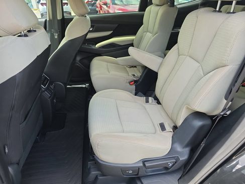 Used 2019 Subaru Ascent Premium w/ Popular Package #2 AWD/4WD image 31