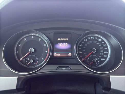 Used 2021 Volkswagen Atlas SE image 16