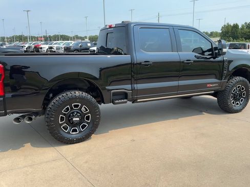 Used 2025 Ford F350 Platinum AWD/4WD image 9