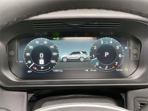 Used 2025 Land Rover Discovery Dynamic SE image 45