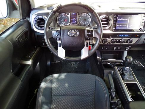 Used 2021 Toyota Tacoma SR5 w/ Trail Edition AWD/4WD image 40