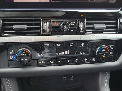 New 2026 Nissan Pathfinder Platinum FWD image 24
