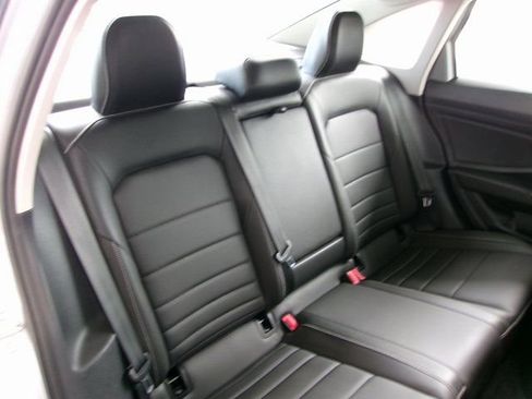 Used 2024 Volkswagen Jetta SE image 18