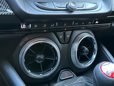 Used 2018 Chevrolet Camaro SS image 27