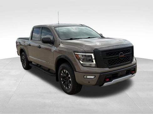 Used 2021 Nissan Titan PRO-4X w/ Pro-4x Utility Package image 3