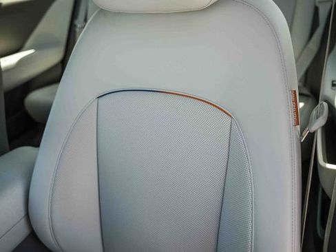 Used 2025 Hyundai Ioniq 6 SEL image 27