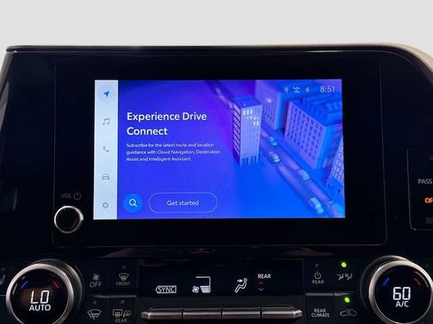 Certified 2025 Toyota Highlander XLE FWD image 11