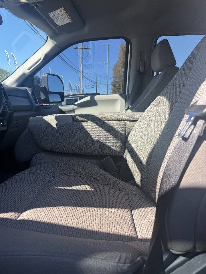 Used 2022 Ford F250 XLT w/ XLT Value Package AWD/4WD image 5