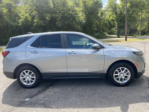 Used 2023 Chevrolet Equinox LT w/ Driver Convenience Package image 4