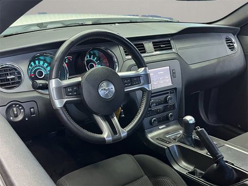 Used 2013 Ford Mustang GT image 19