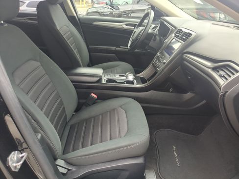 Used 2020 Ford Fusion SE image 31