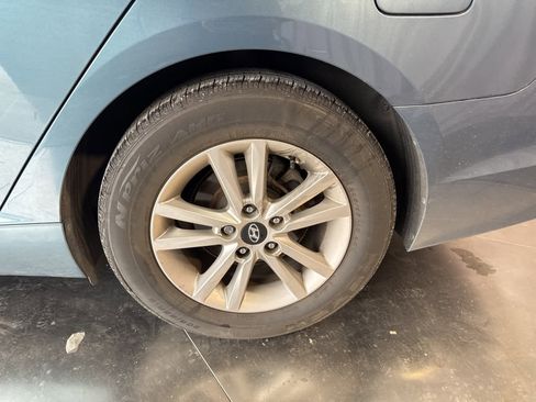 Used 2017 Hyundai Sonata SE w/ Cargo Package image 11