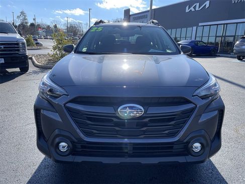 Used 2025 Subaru Outback image 2