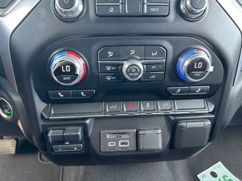 Used 2021 GMC Sierra 1500 SLT image 17