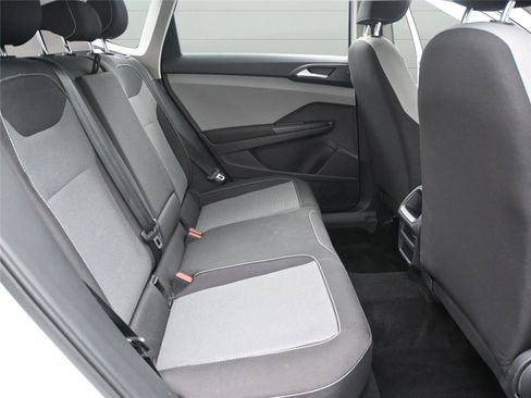 Used 2023 Volkswagen Taos S image 19