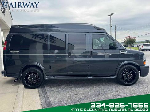 Used 2018 Chevrolet Express 2500 image 5