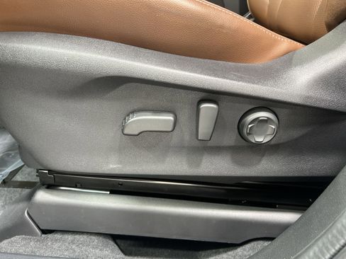Certified 2026 Subaru Ascent Touring AWD/4WD image 12