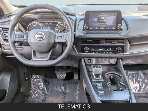 Used 2025 Nissan Rogue SV FWD image 13