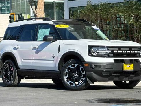 Certified 2023 Ford Bronco Sport Outer Banks w/ Tech Package AWD/4WD image 2