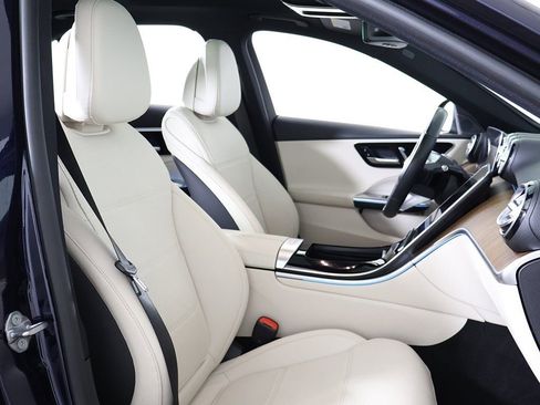 Used 2023 Mercedes-Benz C 300 4MATIC Sedan w/ Exclusive Trim Package image 32