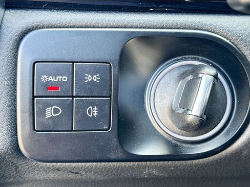 Used 2023 Porsche Cayenne Platinum Edition image 11