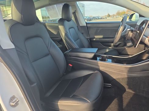Used 2020 Tesla Model 3 Long Range image 17
