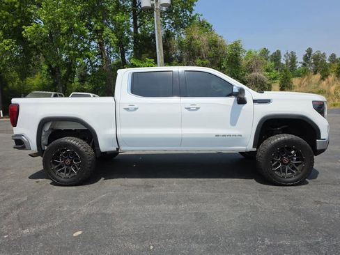 Used 2022 GMC Sierra 1500 SLE RWD image 2