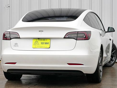 Used 2023 Tesla Model 3 Standard Range image 5