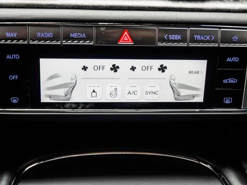 Used 2024 Genesis G90 3.5T AWD/4WD image 26